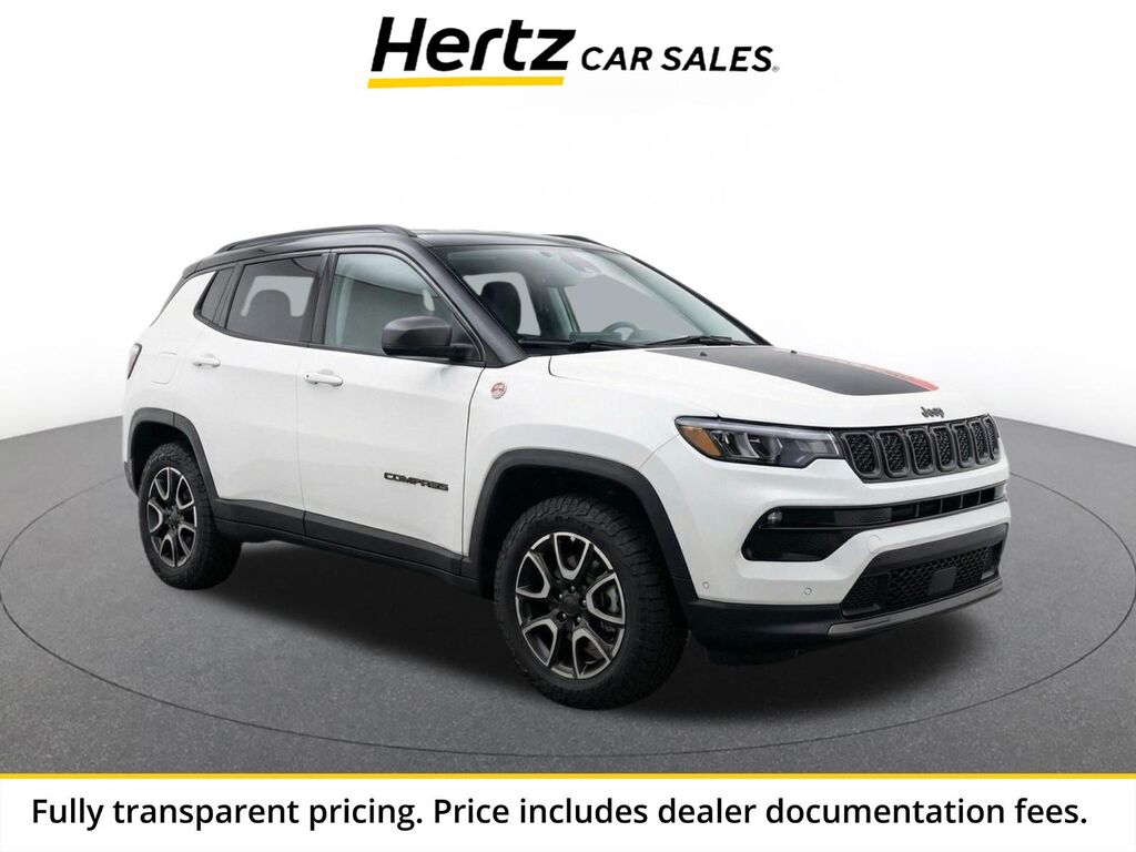 2025 Jeep Compass Trailhawk — photo 1 of 10