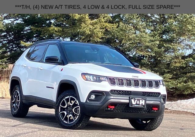 2025 Jeep Compass Trailhawk — photo 1 of 13