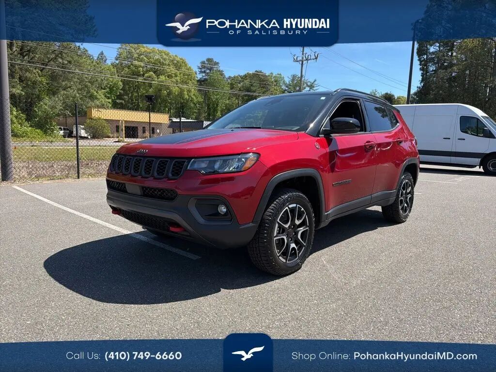 2025 Jeep Compass Trailhawk — photo 1 of 35