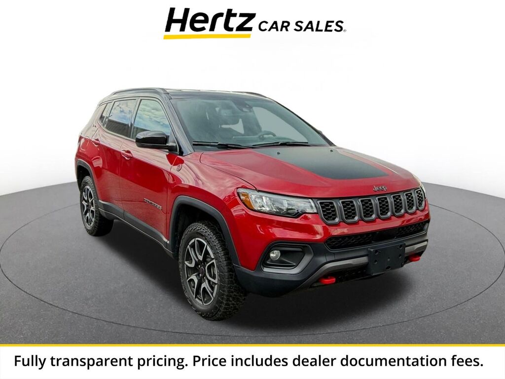 2025 Jeep Compass Trailhawk — photo 1 of 13