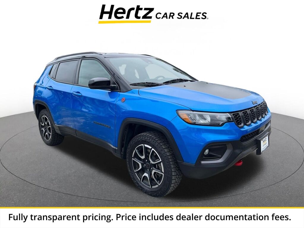 2025 Jeep Compass Trailhawk — photo 1 of 13