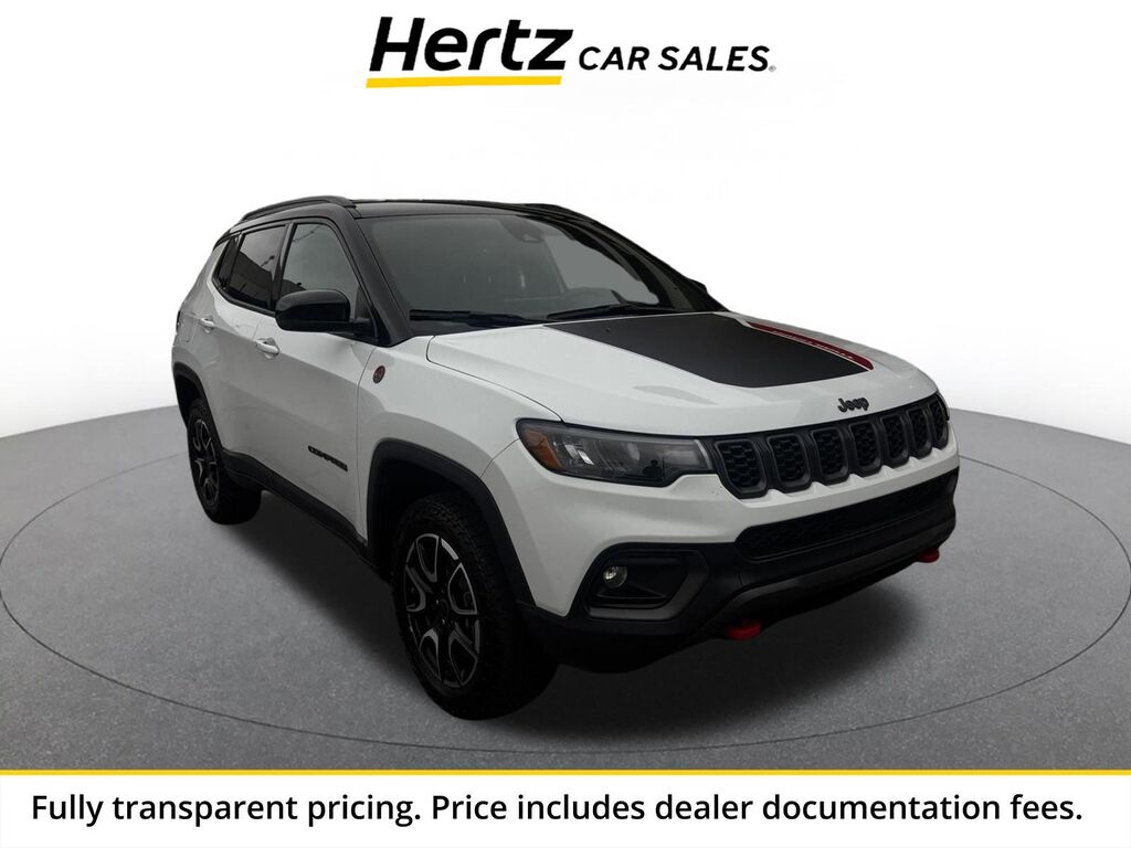 2025 Jeep Compass Trailhawk — photo 1 of 13