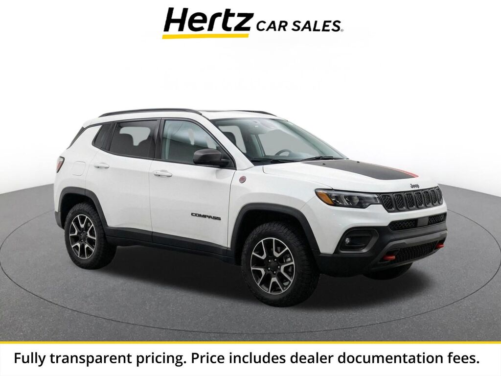 2025 Jeep Compass Trailhawk — photo 1 of 10