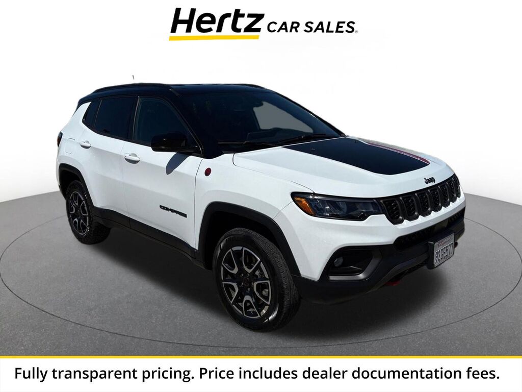 2025 Jeep Compass Trailhawk — photo 1 of 13