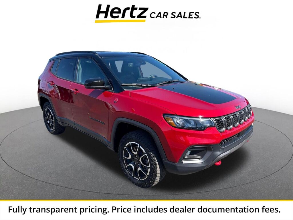 2025 Jeep Compass Trailhawk — photo 1 of 13