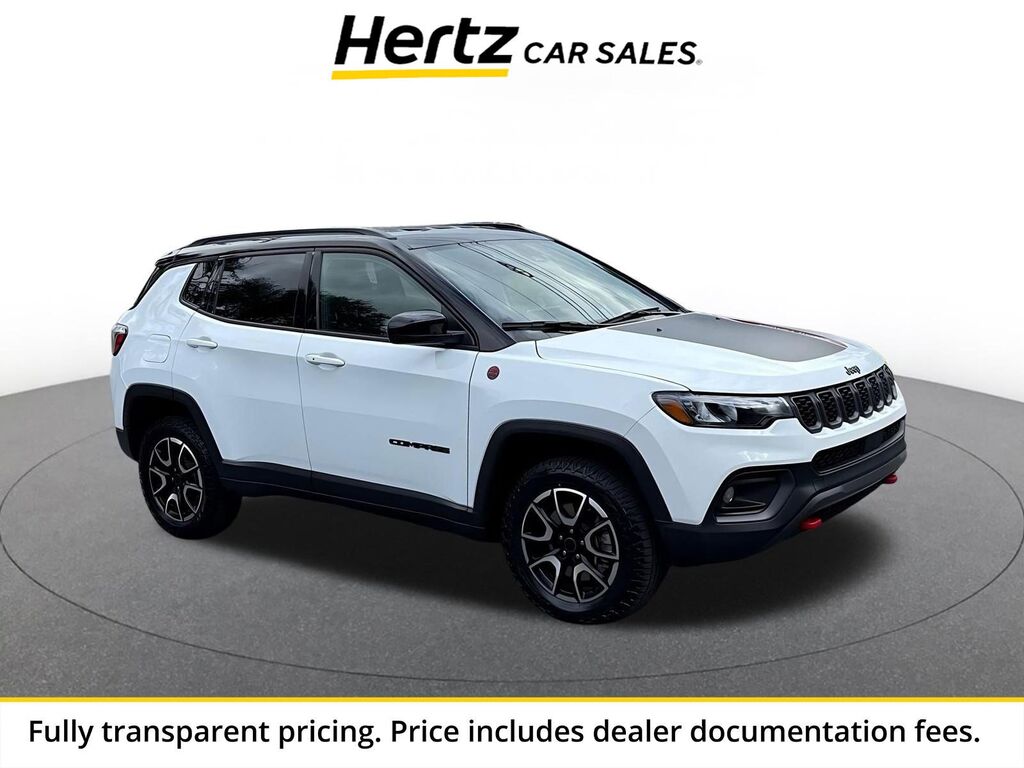 2025 Jeep Compass Trailhawk — photo 1 of 13