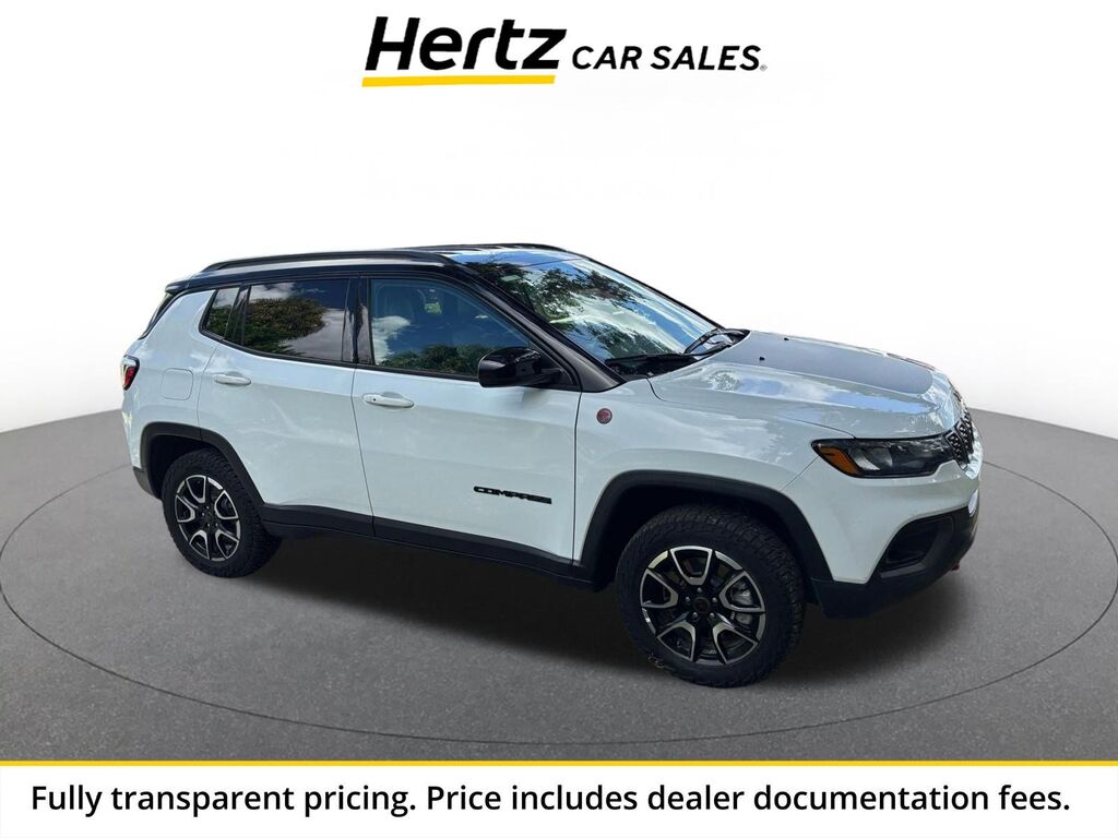 2025 Jeep Compass Trailhawk — photo 1 of 17
