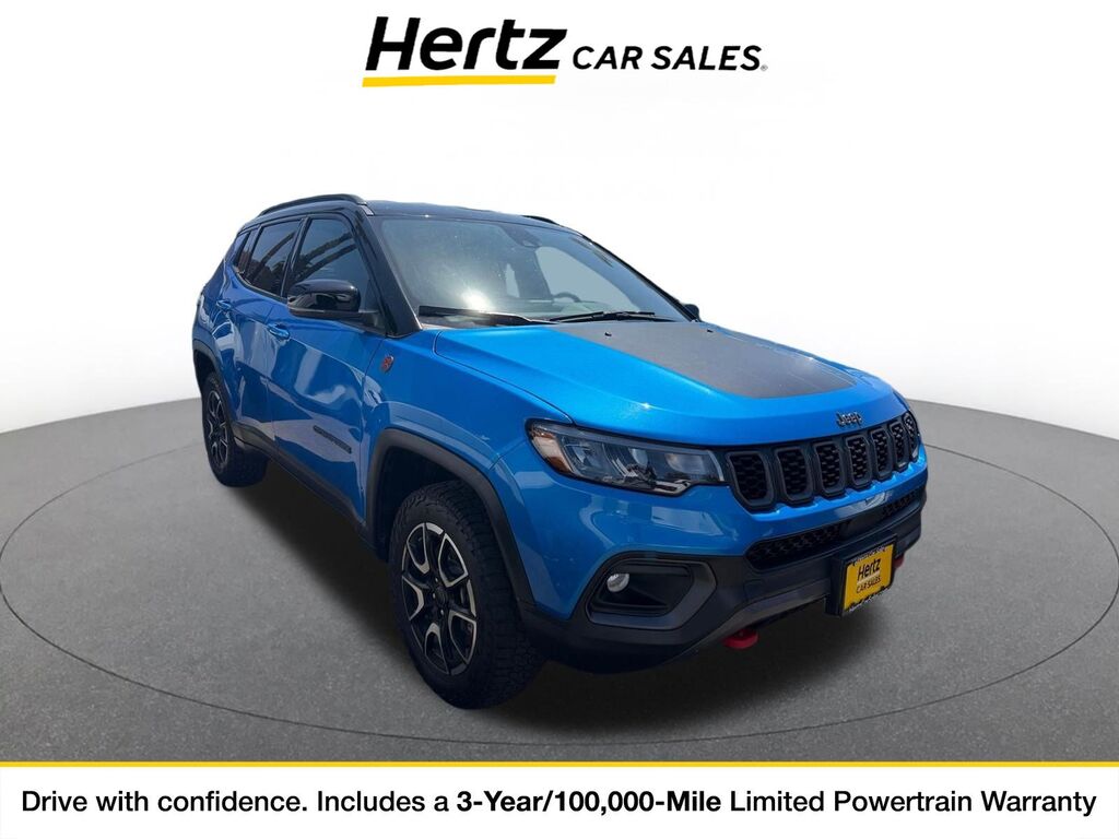 2025 Jeep Compass Trailhawk — photo 1 of 11