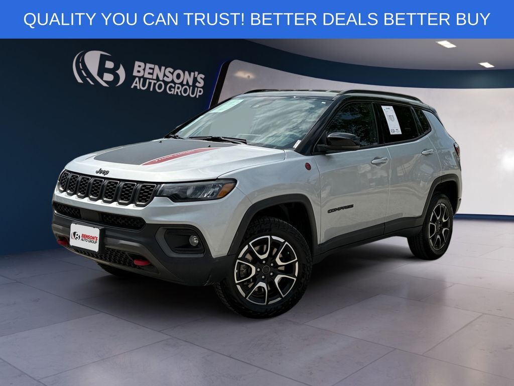 2025 Jeep Compass Trailhawk — photo 1 of 13