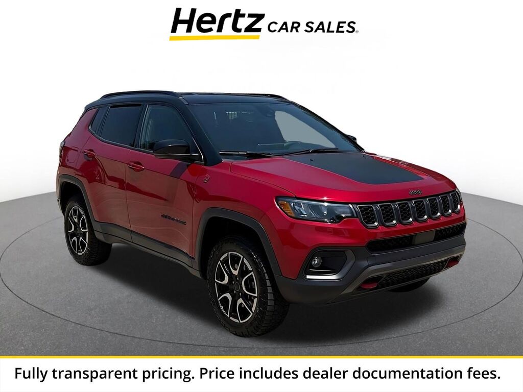 2025 Jeep Compass Trailhawk — photo 1 of 13