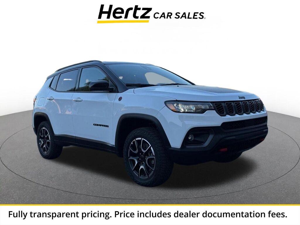 2025 Jeep Compass Trailhawk — photo 1 of 13