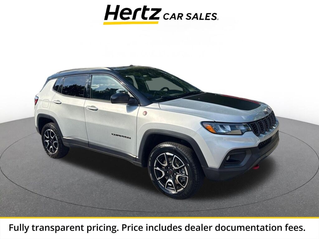 2025 Jeep Compass Trailhawk — photo 1 of 13
