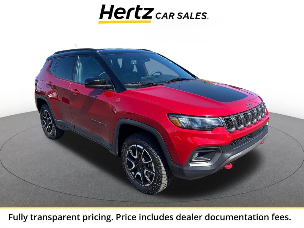 2025 Jeep Compass Trailhawk — photo 1 of 13