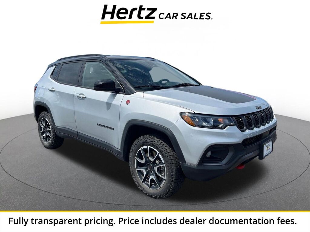 2025 Jeep Compass Trailhawk — photo 1 of 13
