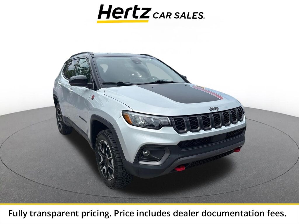 2025 Jeep Compass Trailhawk — photo 1 of 13