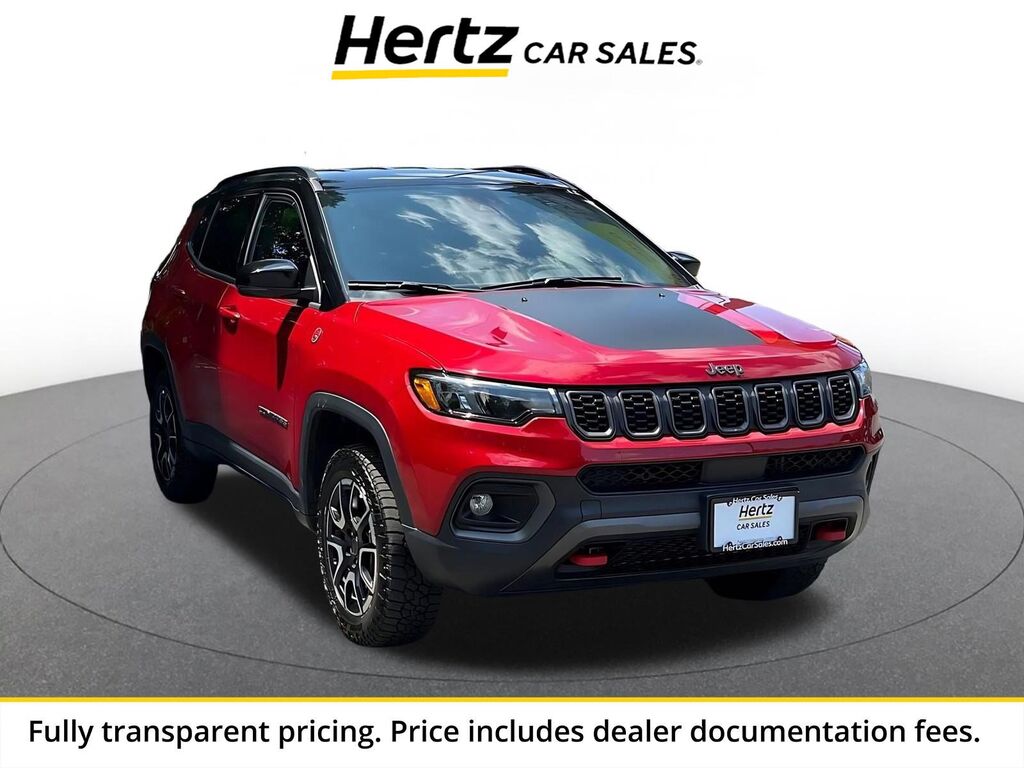 2025 Jeep Compass Trailhawk — photo 1 of 13