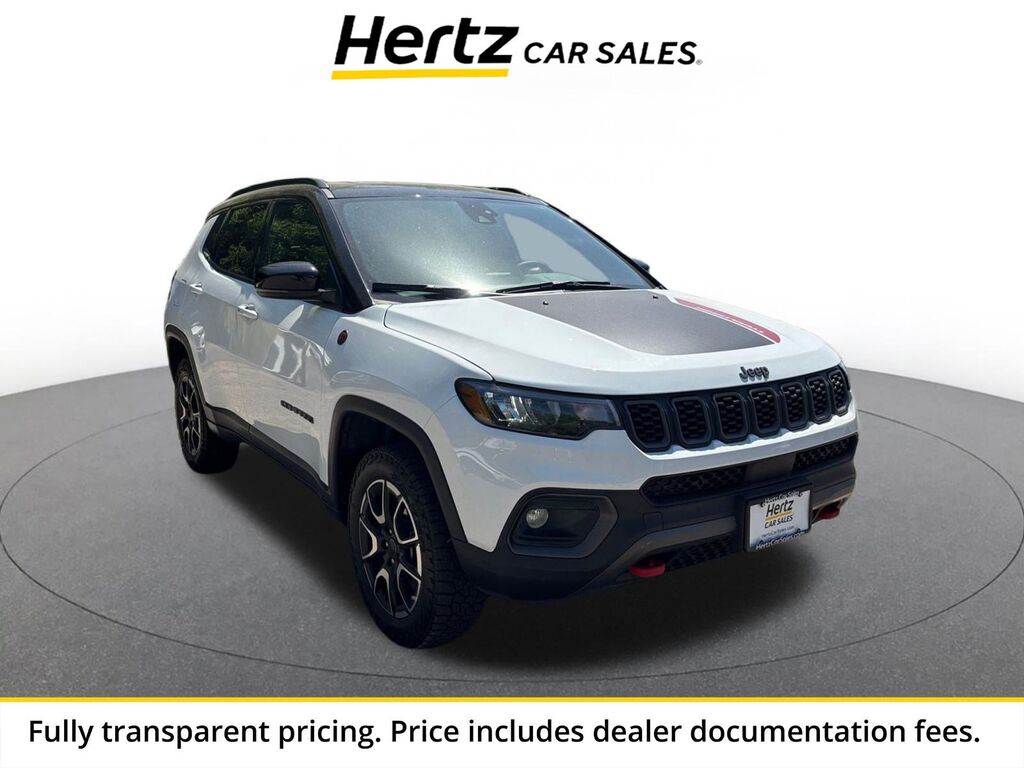 2025 Jeep Compass Trailhawk — photo 1 of 13