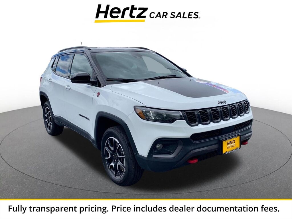 2025 Jeep Compass Trailhawk — photo 1 of 13