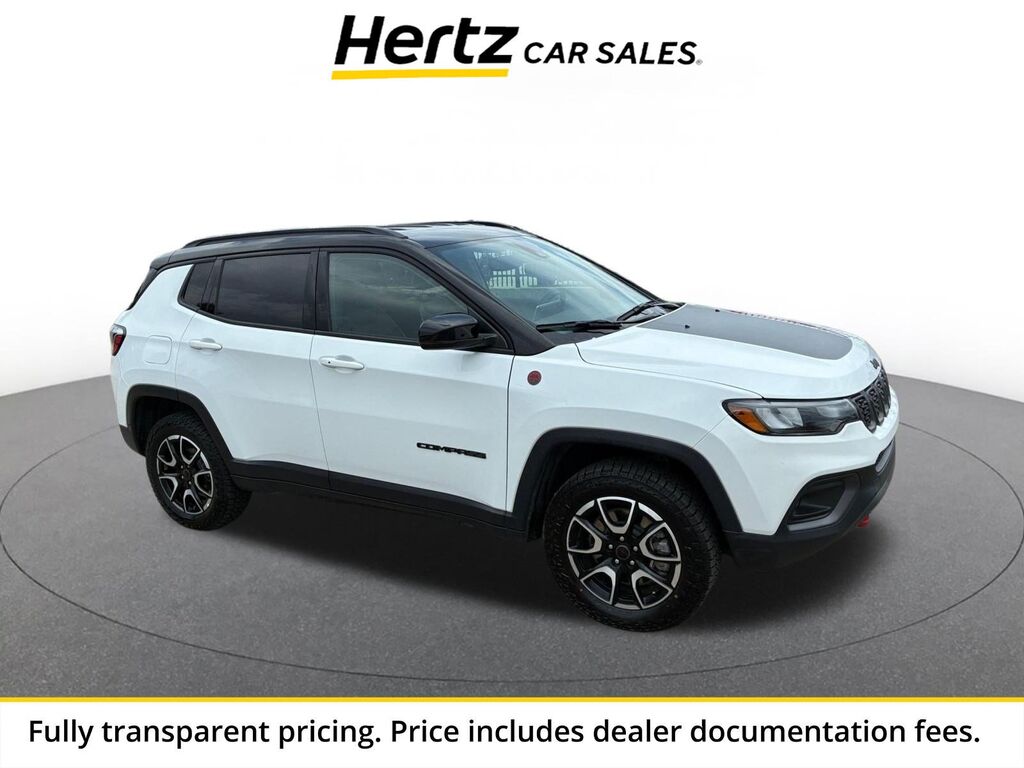 2025 Jeep Compass Trailhawk — photo 1 of 13