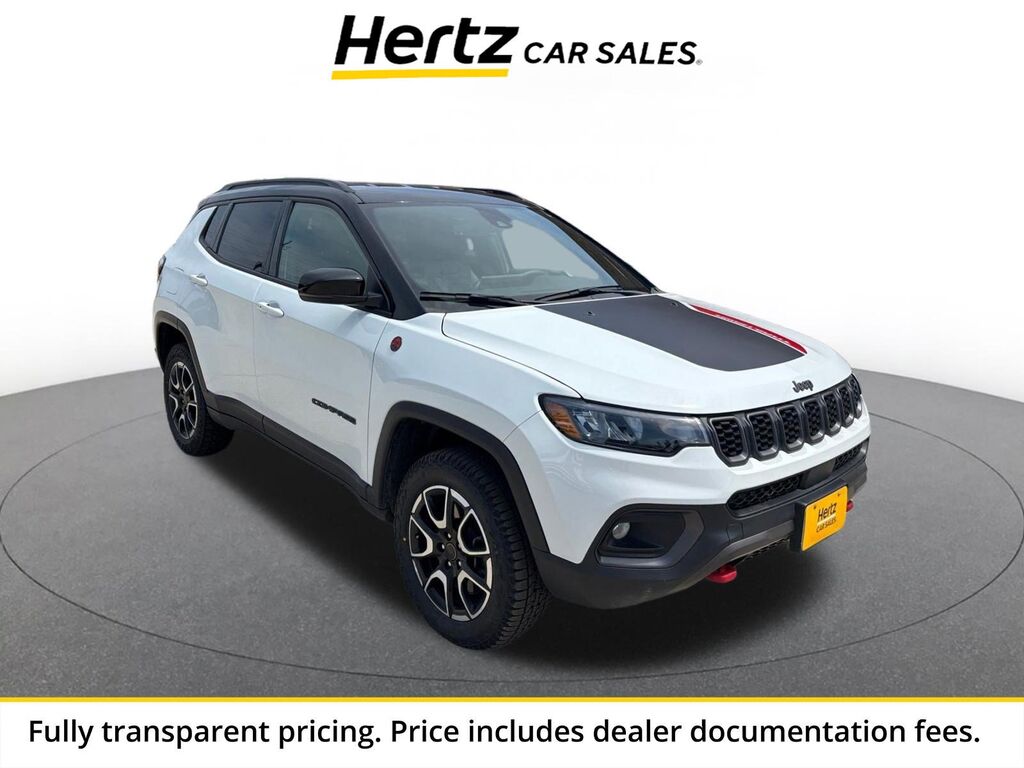 2025 Jeep Compass Trailhawk — photo 1 of 13
