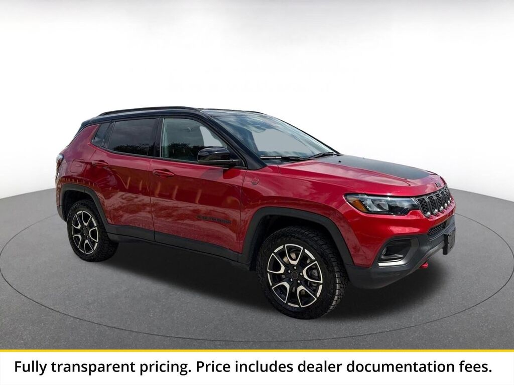 2025 Jeep Compass Trailhawk — photo 1 of 3
