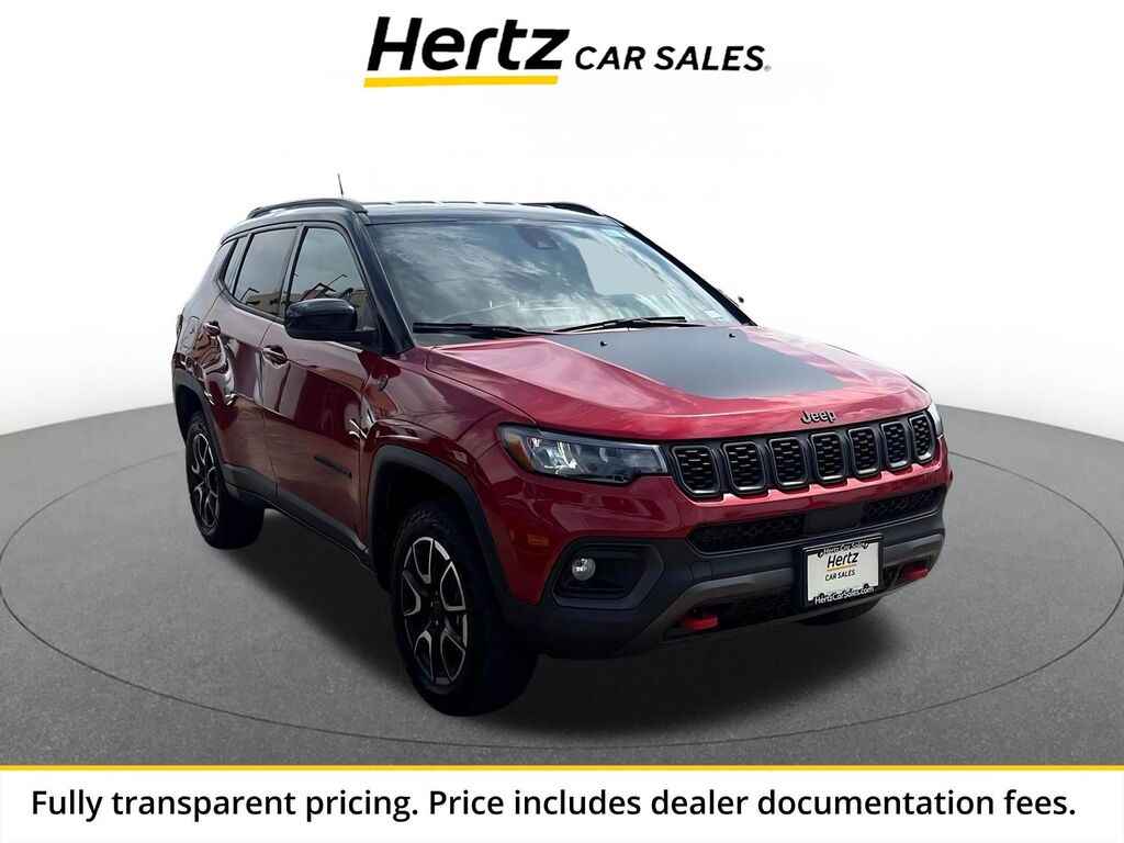 2025 Jeep Compass Trailhawk — photo 1 of 13
