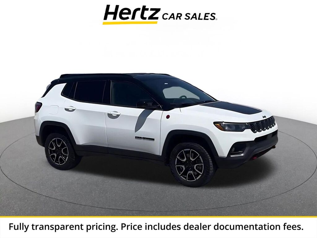 2025 Jeep Compass Trailhawk — photo 1 of 13