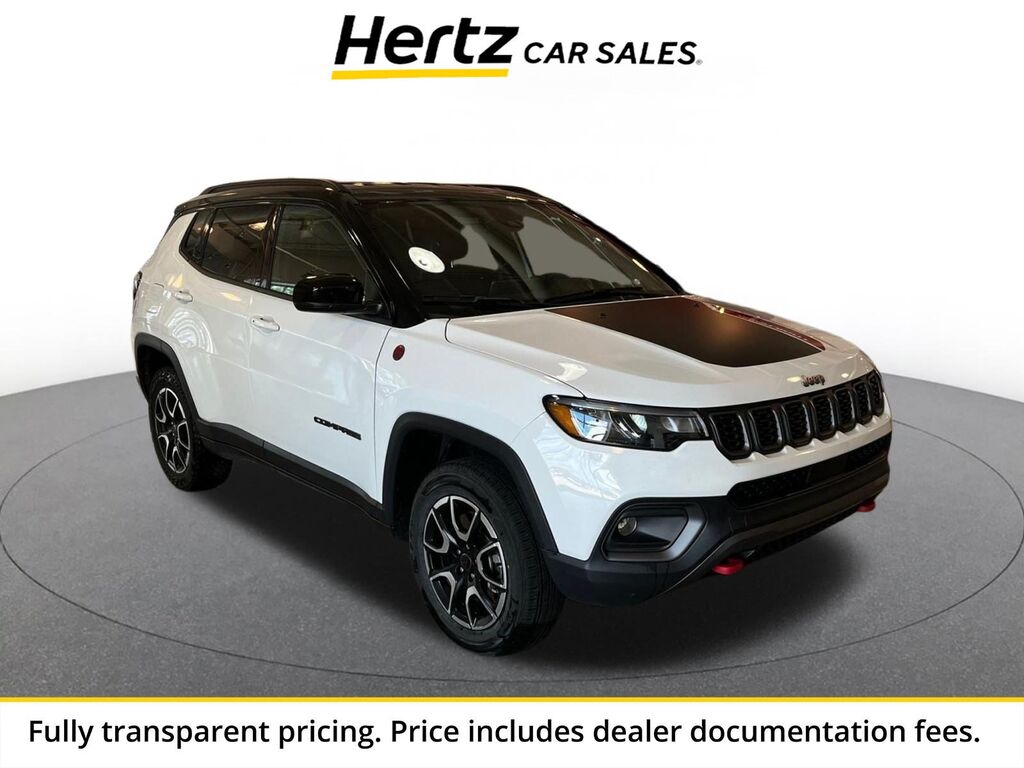 2025 Jeep Compass Trailhawk — photo 1 of 13