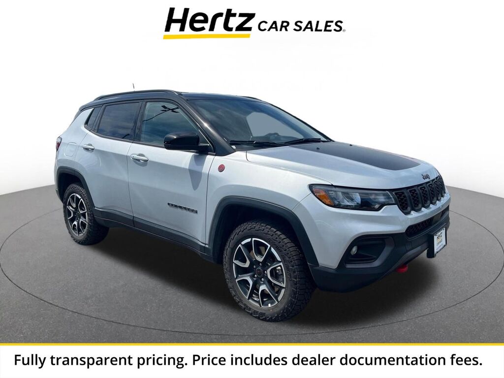 2025 Jeep Compass Trailhawk — photo 1 of 13