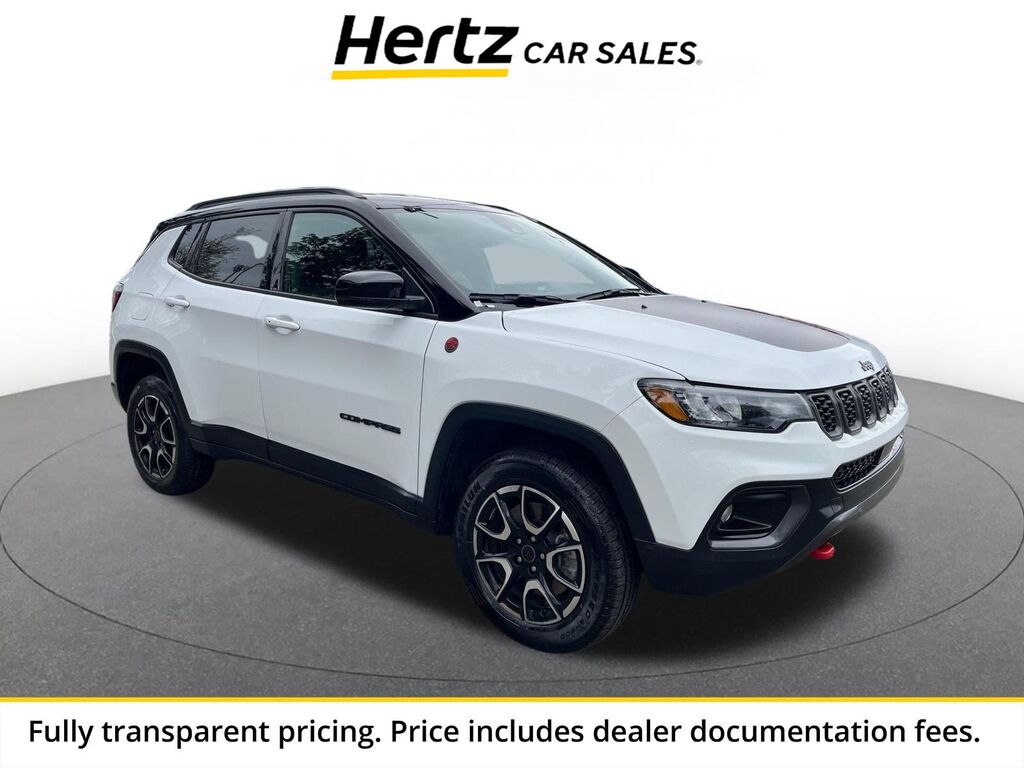 2025 Jeep Compass Trailhawk — photo 1 of 13