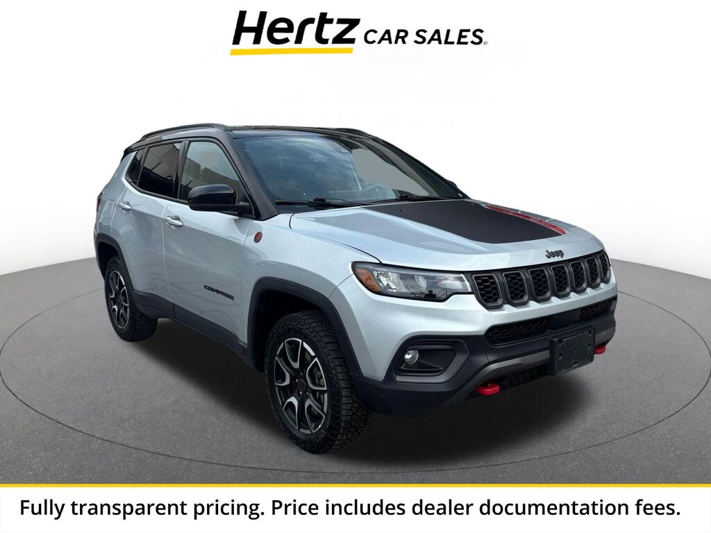 2025 Jeep Compass Trailhawk — photo 1 of 13