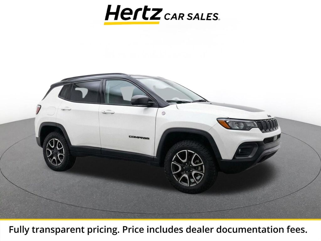 2025 Jeep Compass Trailhawk — photo 1 of 23