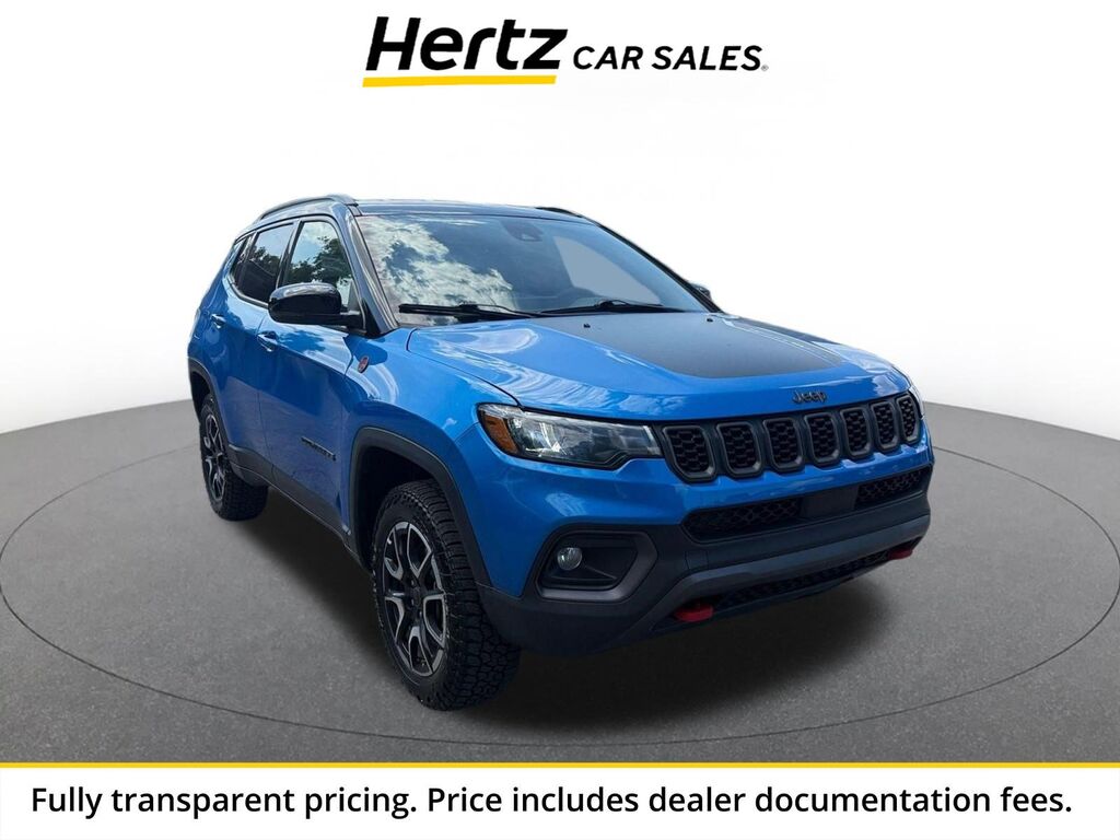 2025 Jeep Compass Trailhawk — photo 1 of 13