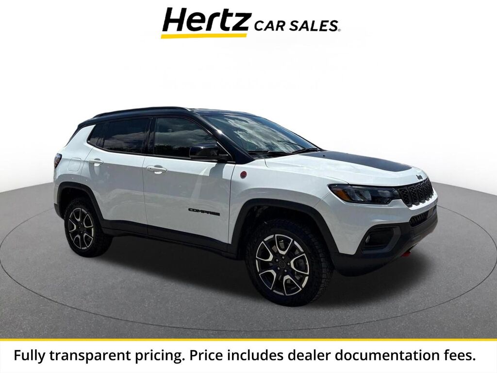 2025 Jeep Compass Trailhawk — photo 1 of 26