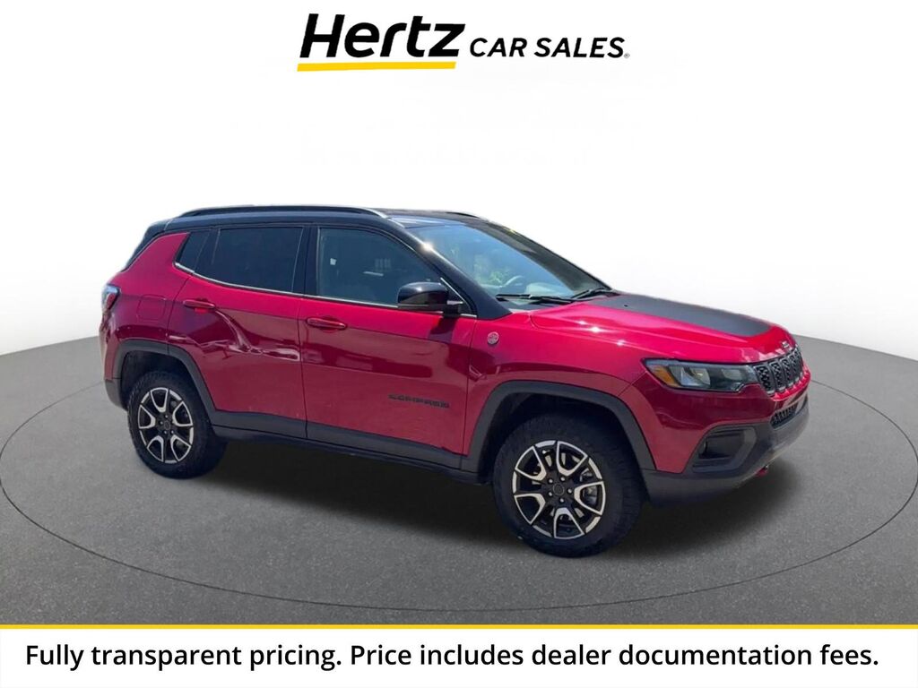 2025 Jeep Compass Trailhawk — photo 1 of 13