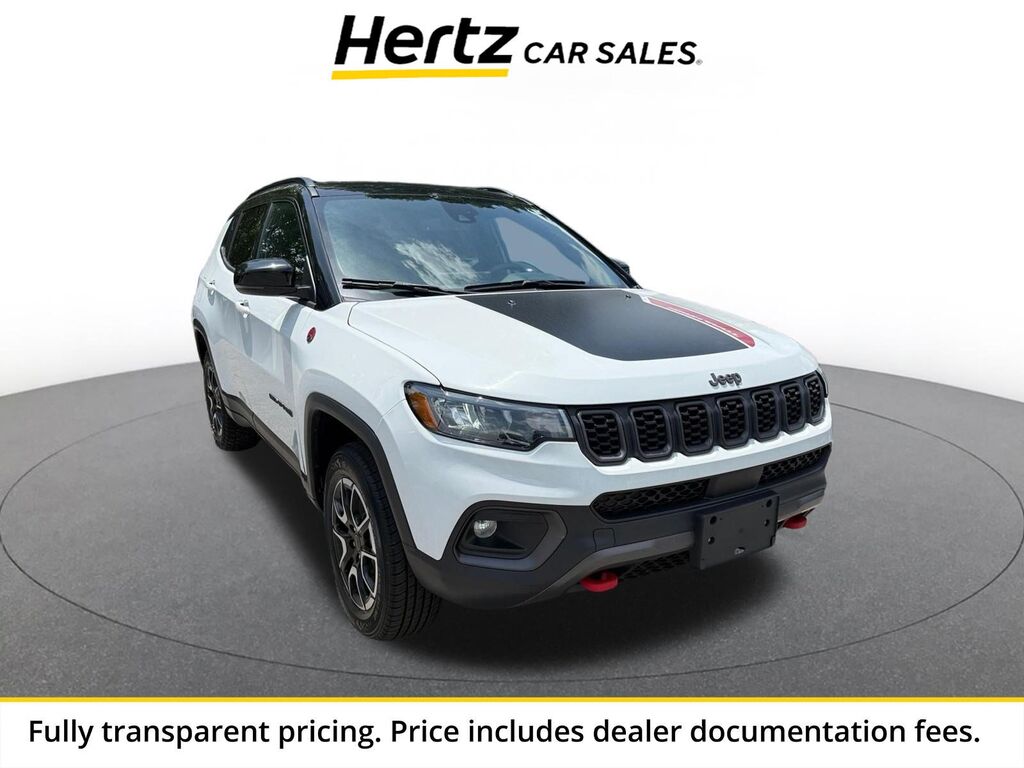 2025 Jeep Compass Trailhawk — photo 1 of 13