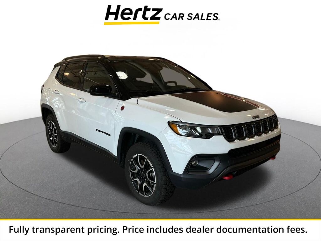 2025 Jeep Compass Trailhawk — photo 1 of 13