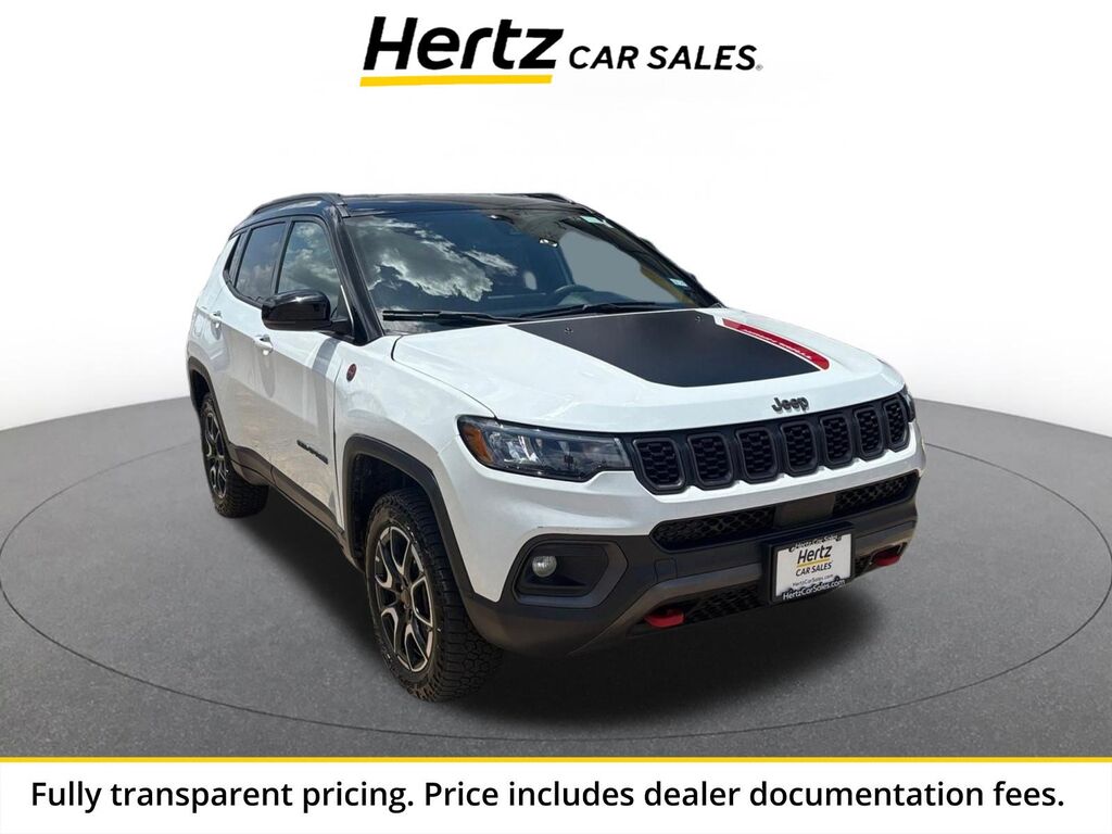 2025 Jeep Compass Trailhawk — photo 1 of 23