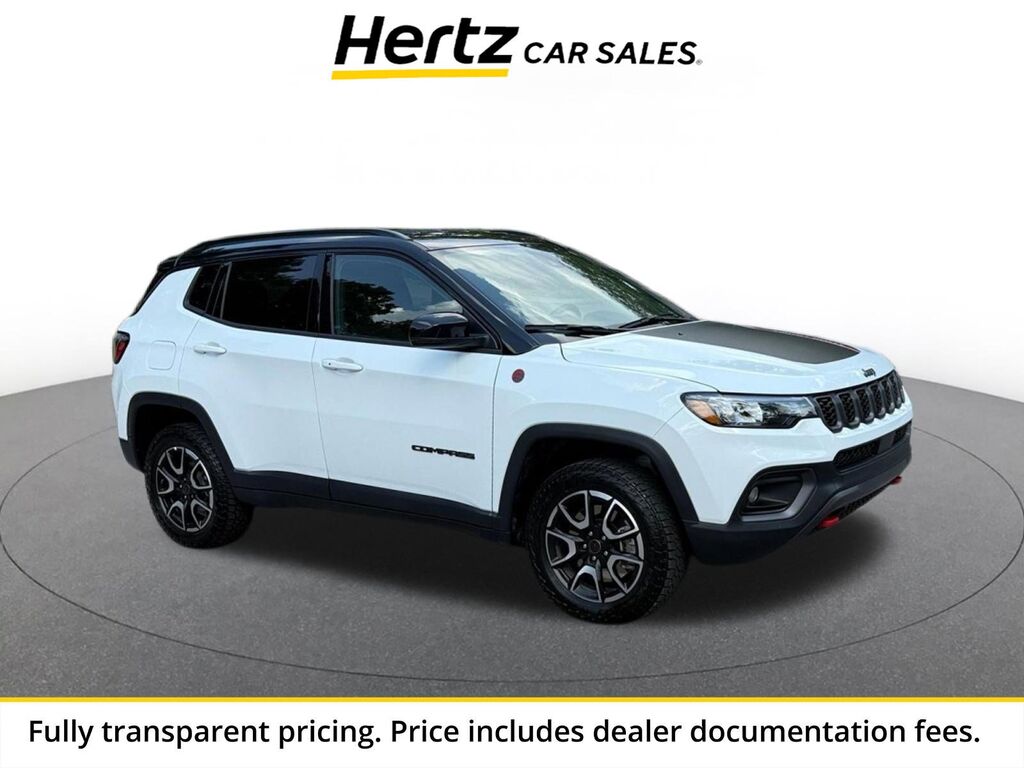 2025 Jeep Compass Trailhawk — photo 1 of 3