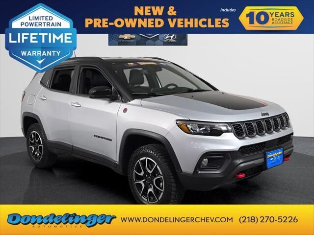 2025 Jeep Compass Trailhawk — photo 1 of 5