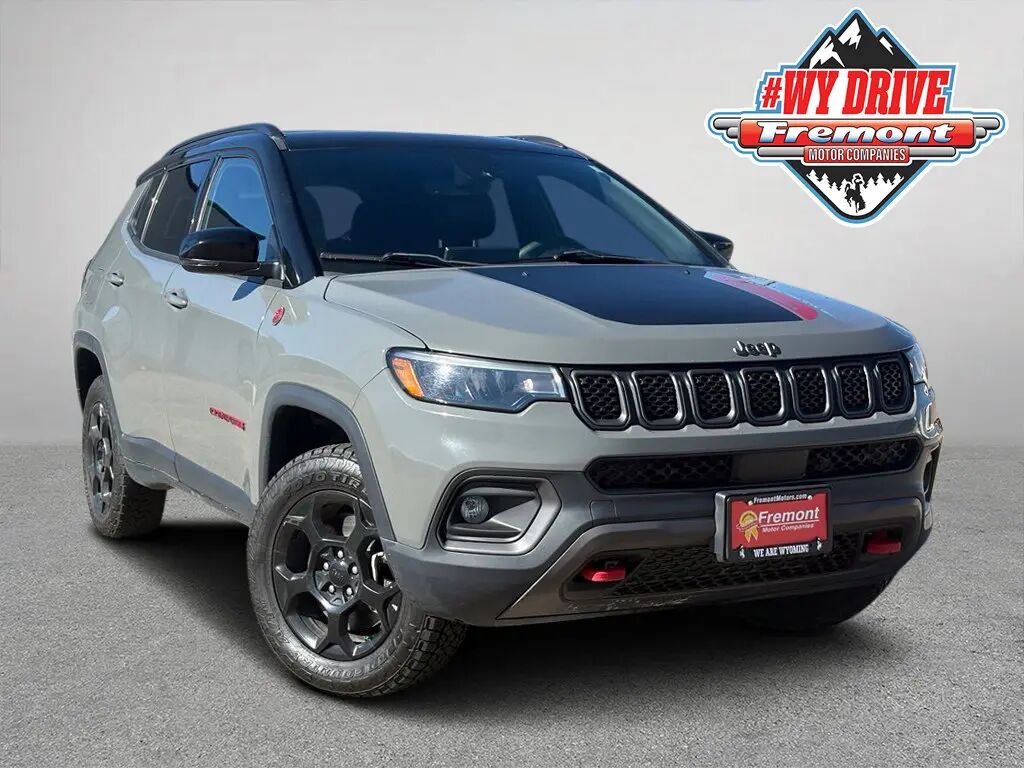 2024 Jeep Compass Trailhawk — photo 1 of 13