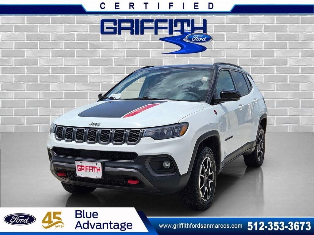 2025 Jeep Compass Trailhawk — photo 1 of 1