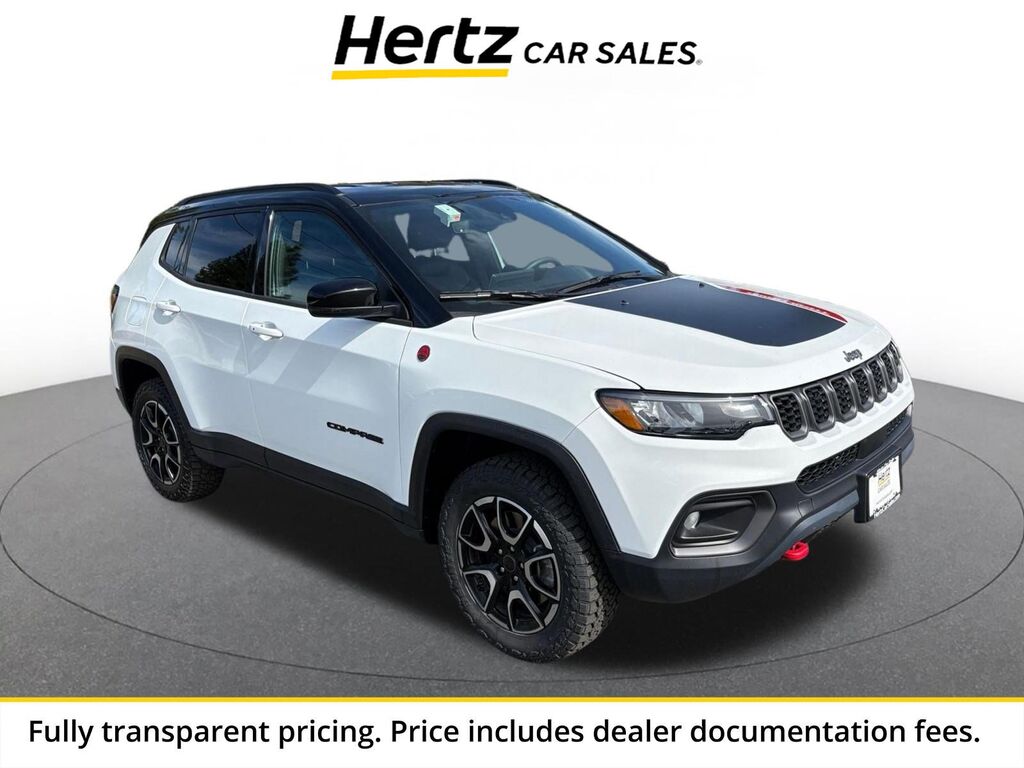 2025 Jeep Compass Trailhawk — photo 1 of 13