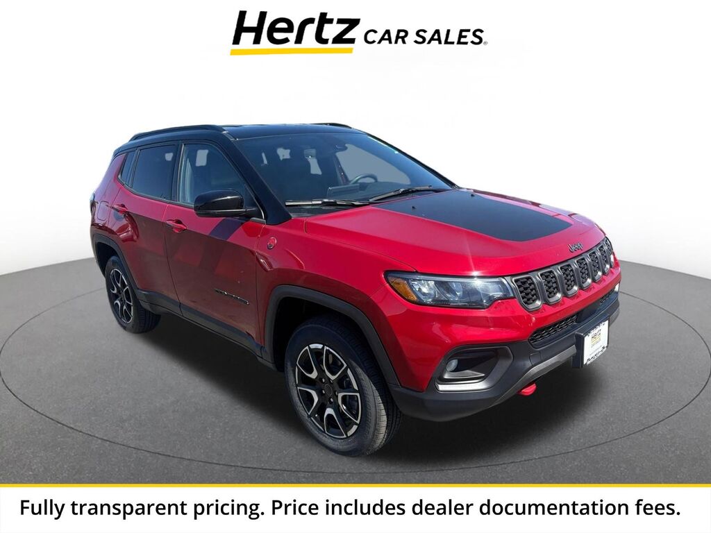 2025 Jeep Compass Trailhawk — photo 1 of 13
