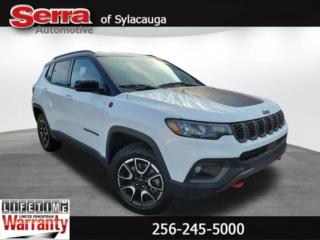 2025 Jeep Compass Trailhawk — photo 1 of 20