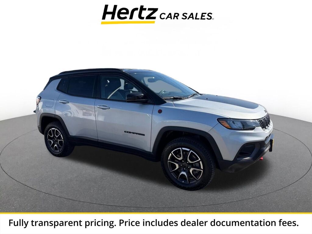 2025 Jeep Compass Trailhawk — photo 1 of 13