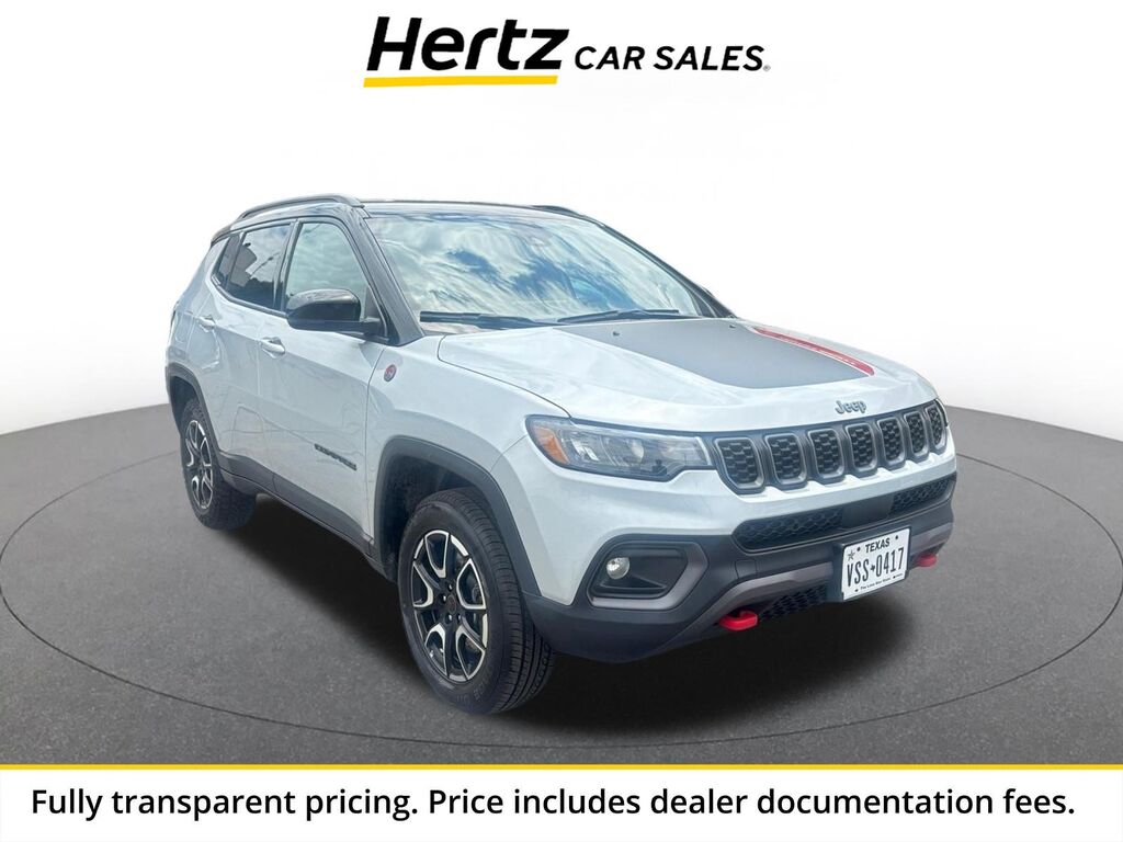 2025 Jeep Compass Trailhawk — photo 1 of 13
