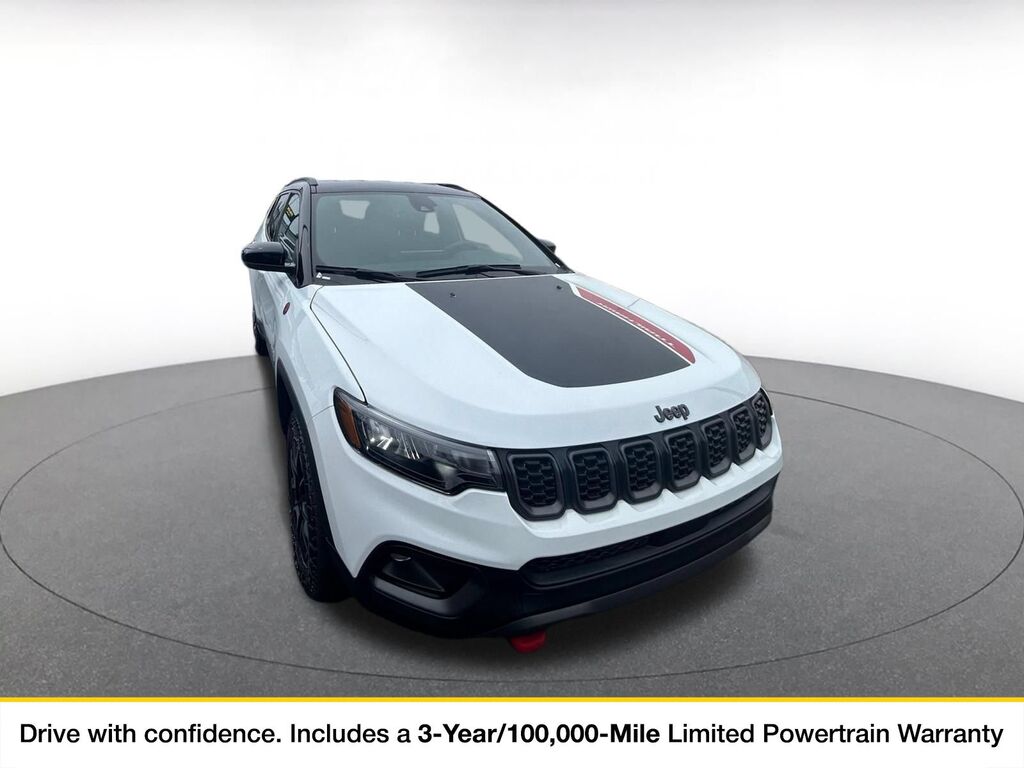 2025 Jeep Compass Trailhawk — photo 1 of 1