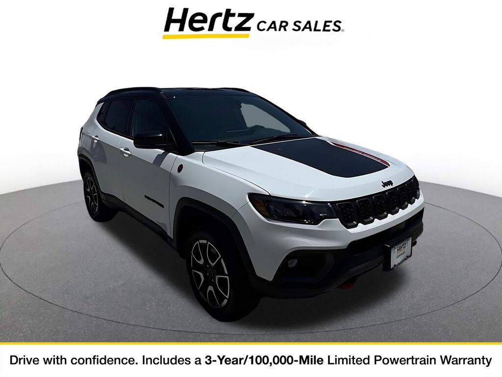 2025 Jeep Compass Trailhawk — photo 1 of 11