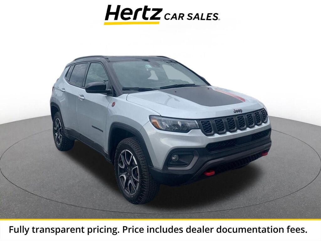 2025 Jeep Compass Trailhawk — photo 1 of 13